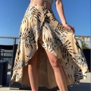 Guess Beige and Black Maxi Skirt